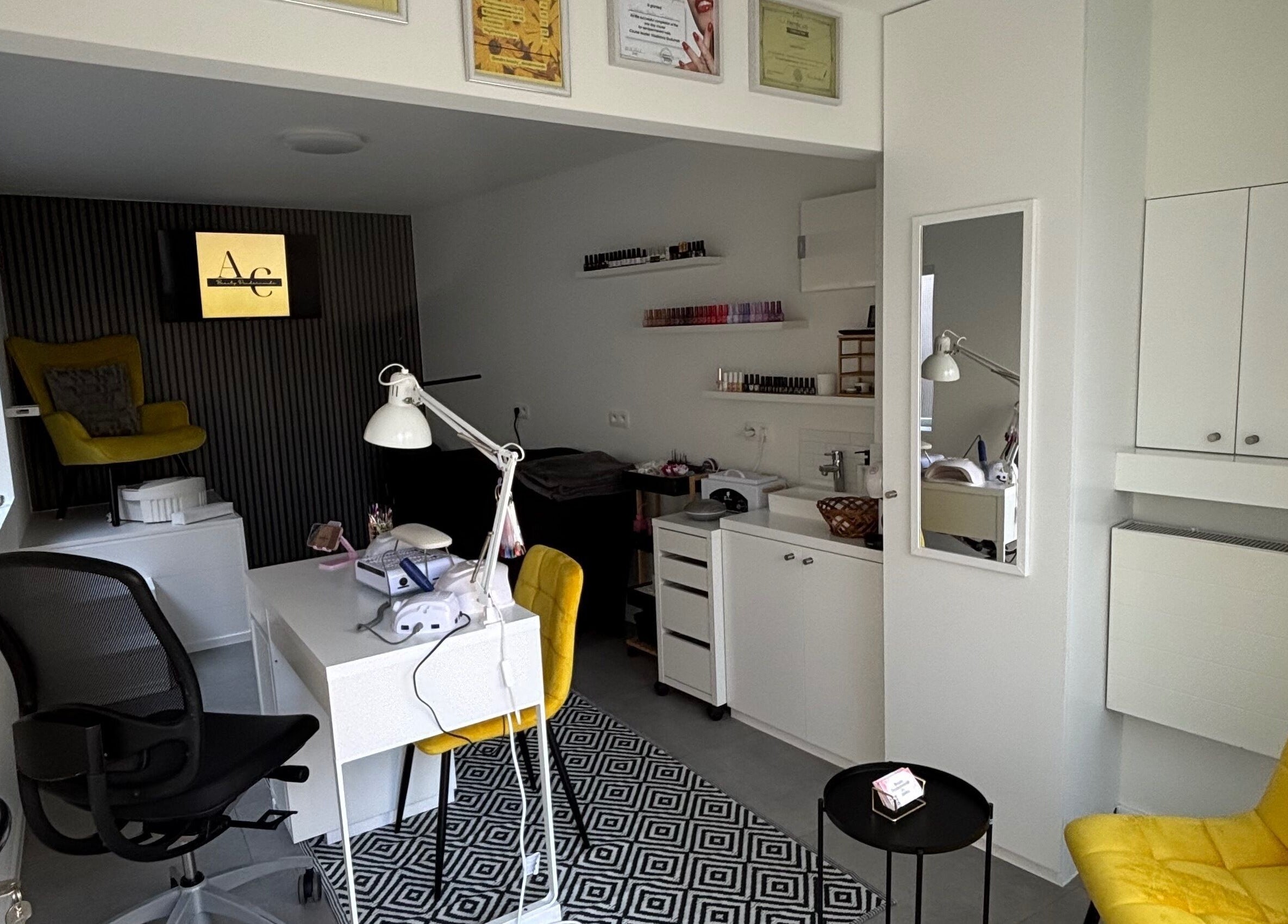 Moderne en gezellige saloninterieur bij Beauty Dendermonde by Andra in Dendermonde, Vlaams Gewest, BE.