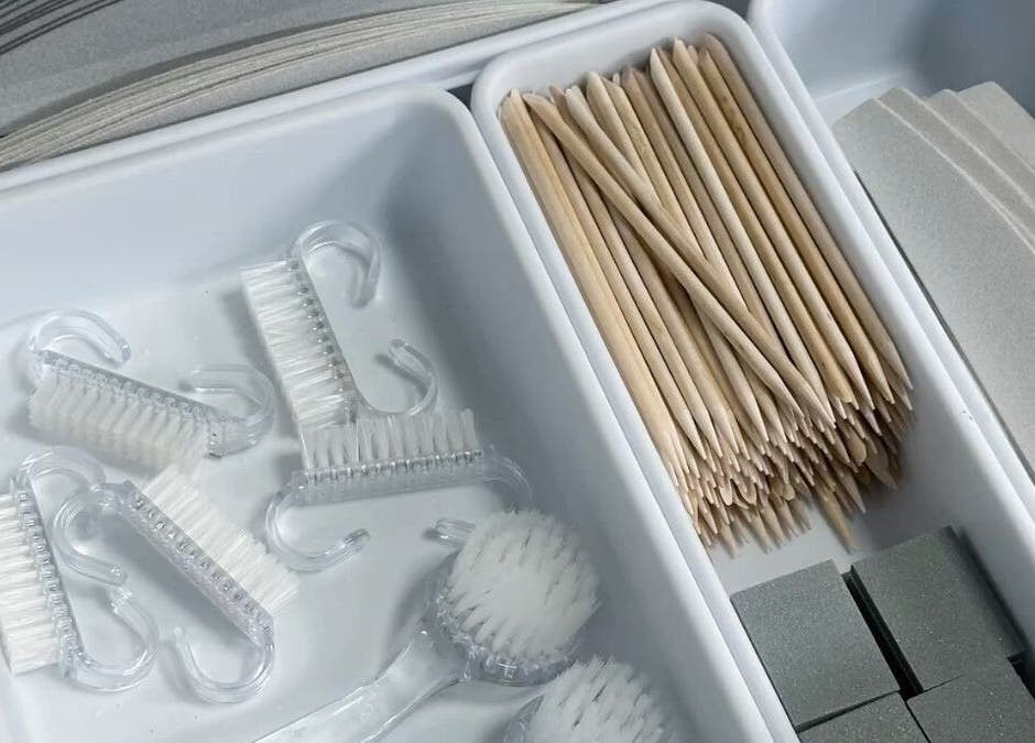 Utensilios de cuidado de uñas en Valentina Cosmetología, La Serena, Coquimbo, CL.