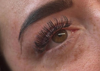 Close-up of volumized eyelashes at A.S.K BEAUTY, Hayle, England, GB for a glamorous look.
