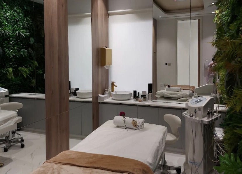 Luxury treatment room at Blonde Beauty Ladies Center Shakhbout City, Al Ain, Abu Dhabi, AE with lush greenery.