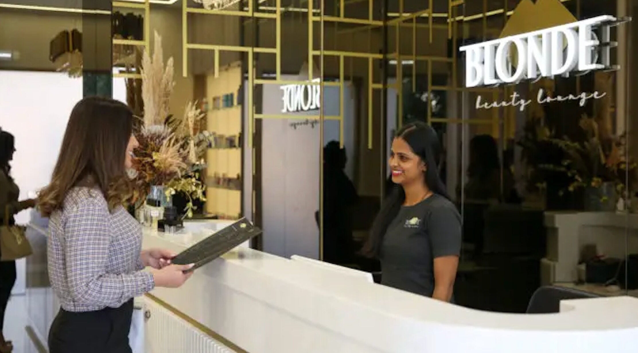 Reception at Blonde Beauty Ladies Center Shakhbout City, Al Ain, Abu Dhabi, featuring warm customer service.