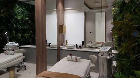 The Blonde Luxury Salon Khalifa City