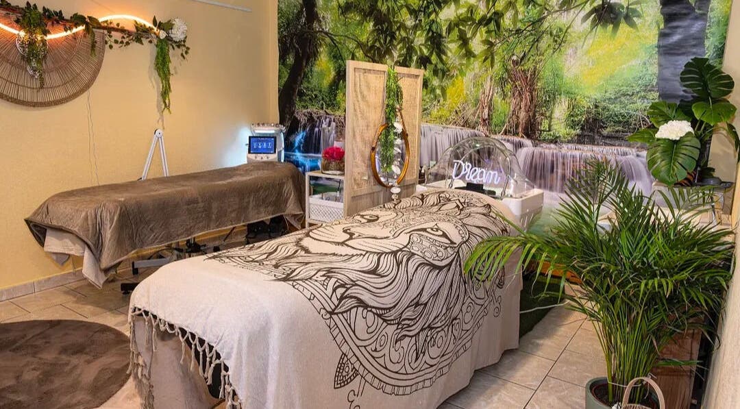 Salle de soins relaxante à Onetimebeauty- Institut de beauté Clairvaux, Ville-sous-la-ferté, Grand Est, FR.