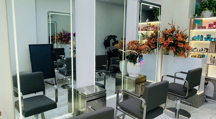The Beauty Salon By Andy