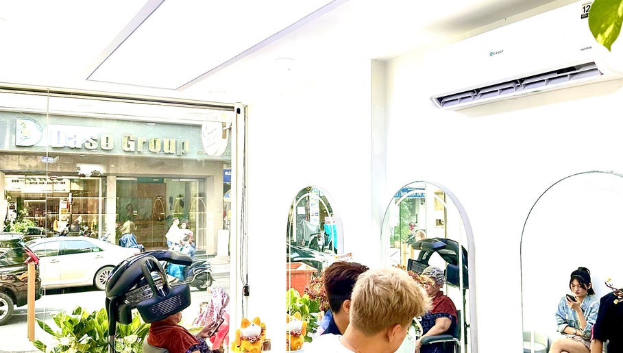 Inside The Beauty Salon By Andy in Hồ Chí Minh, Phường Bến Thành, VN, showcasing a serene and modern interior.