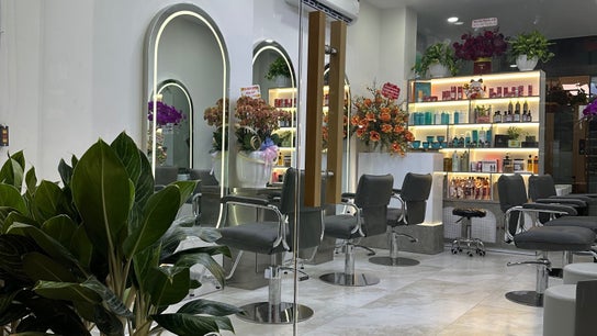 The Beauty Salon By Andy