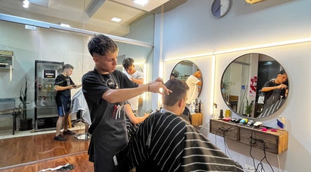 KAOS Peluquería y Barbería