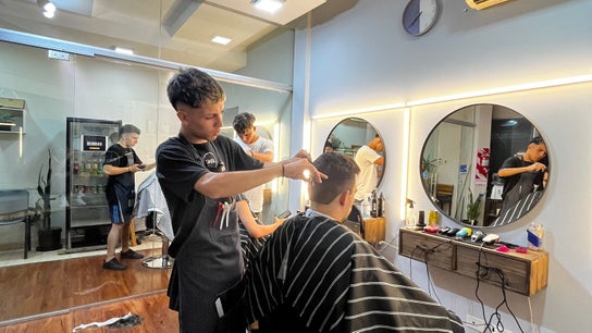 KAOS Peluquería y Barbería