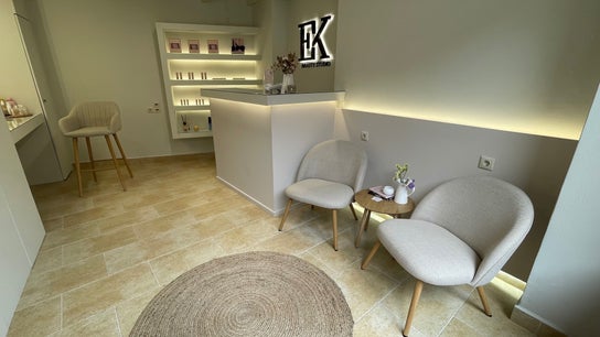 EK BEAUTY STUDIO