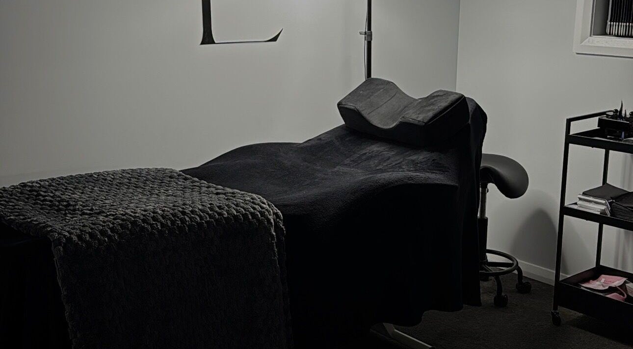 Comfortable lash treatment bed at LASHES BY KL in Tahmoor, New South Wales, AU, offering a relaxing experience.