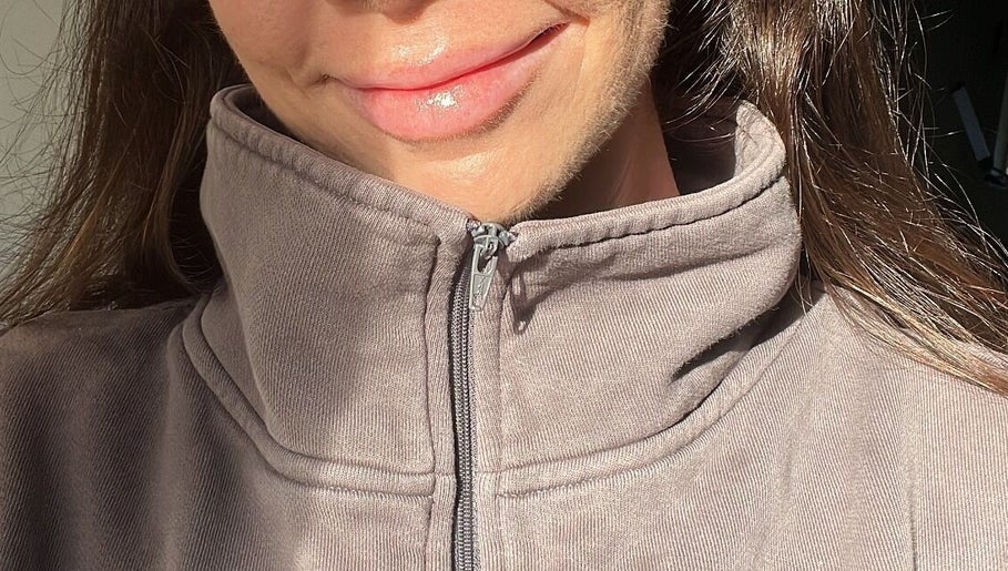 Skin with lizzie image 1