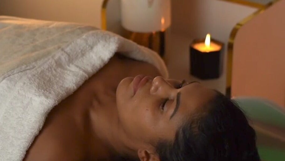 AuraHeadspa image 1