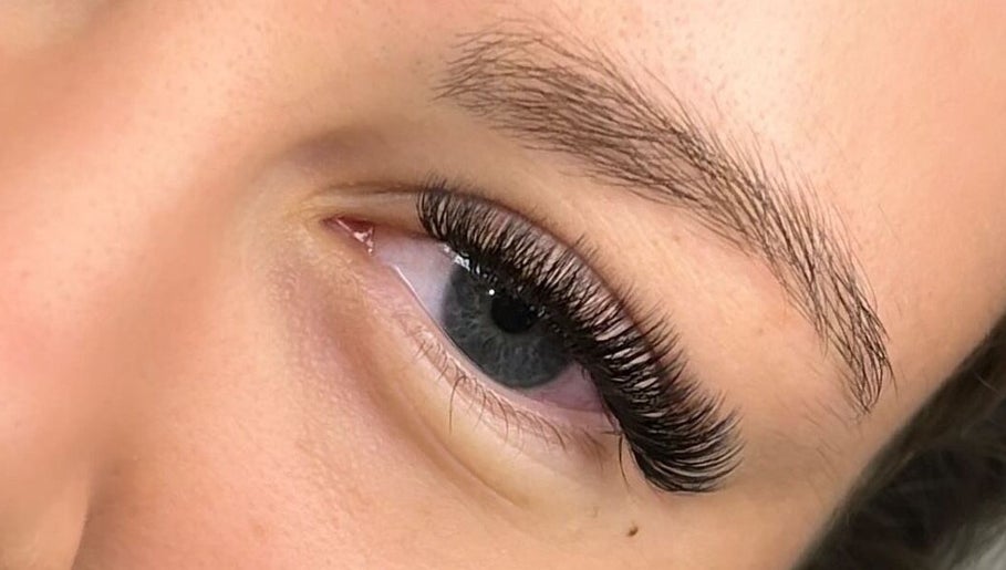 SSLUXEBEAUTY image 1