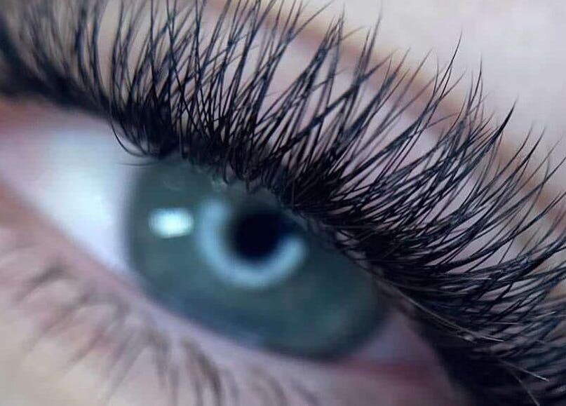 Close-up of lush eyelash extensions at LX Eyelash Studio, Mandurah, Western Australia, AU highlighting detailed beauty.