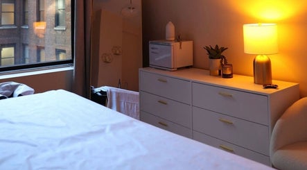 Hình ảnh 2 của Studio Luna Akun