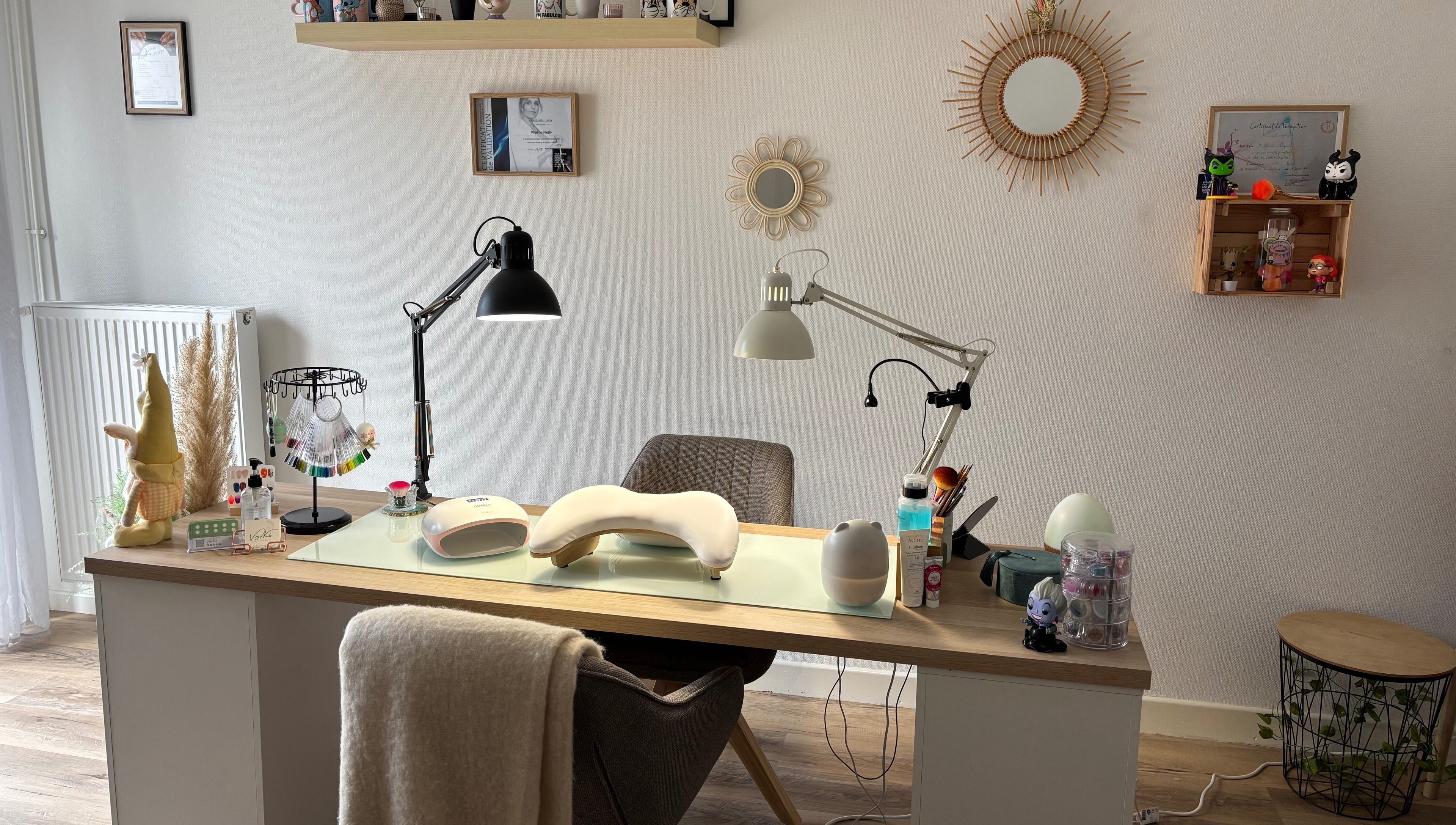 Coin manucure moderne chez Virgi Nails, Lezoux, Auvergne-rhône-alpes, FR.