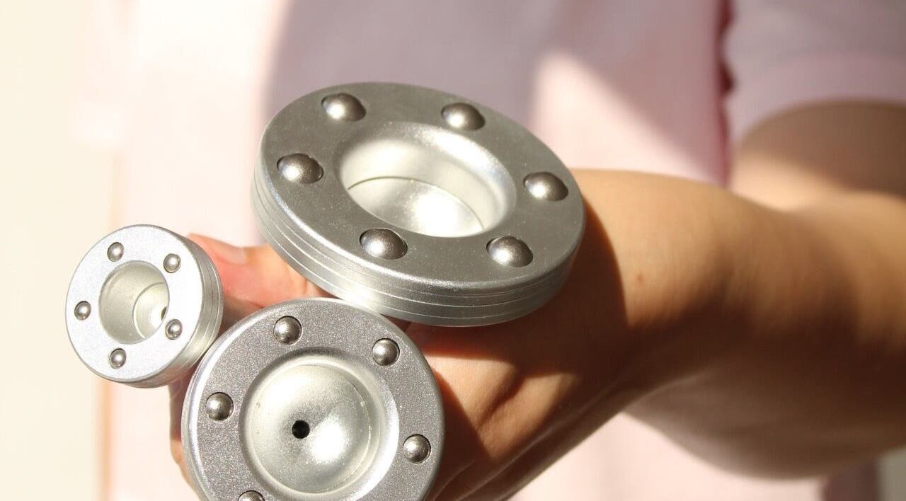 Срібні масажні інструменти в KOLO, Львів, Львівська Область, UA для професійного догляду.