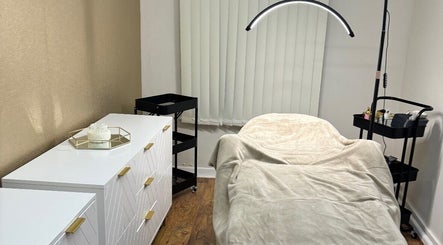 lashedbyell image 3