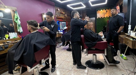 Image de Barbería Mens Cuts and Shaves(sede Valle del Lili) 2