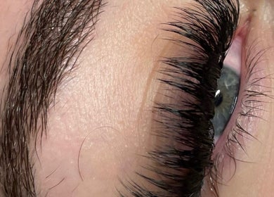 Close-up of stunning eyelash extensions at AP Lash Lounge, Manchester, England, GB.