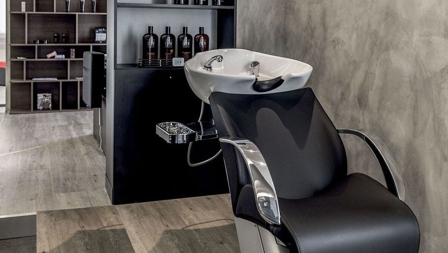 Lux Dei Beauty Studio & Academy image 1