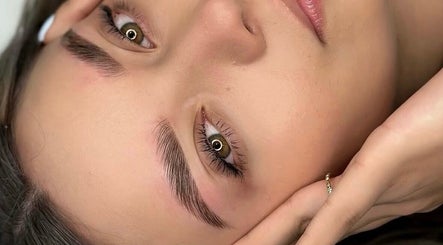 MEET YOUR BROWS