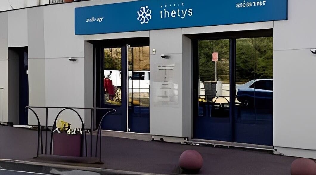 Centre Thetys Pégomas entrance showcasing modern design in Pégomas, Provence-alpes-côte D'azur, FR.