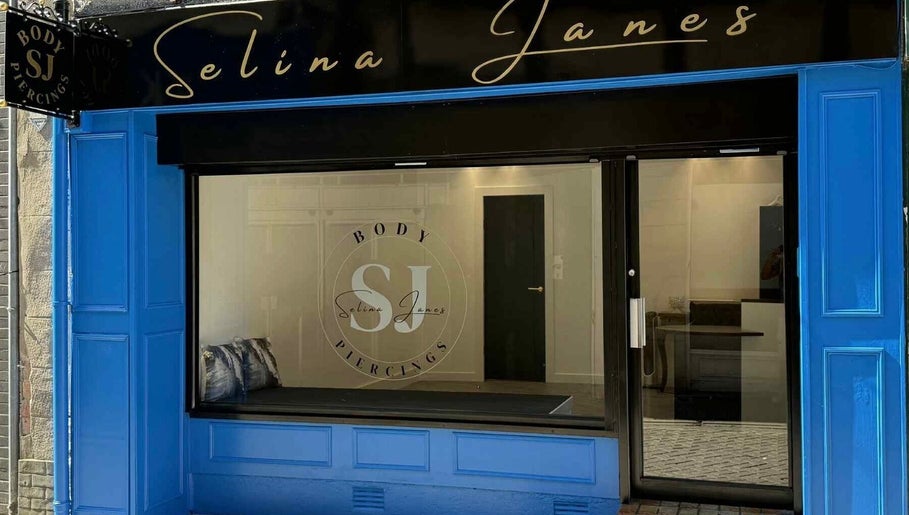 Front view of Selina Janes salon in Ayr, Scotland, GB showcasing its elegant blue frontage.