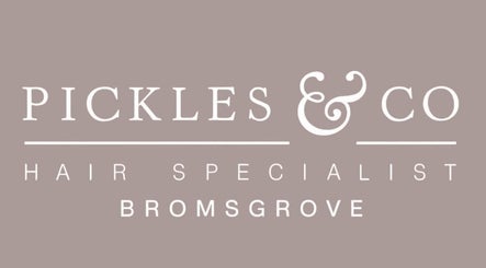 Salon Pickle logo on a stylish background, Bromsgrove, England, GB.