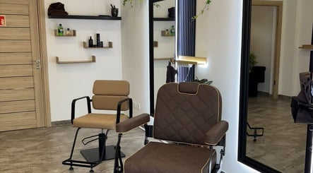 Hair & Barber Studio by Martin Varga, bild 3