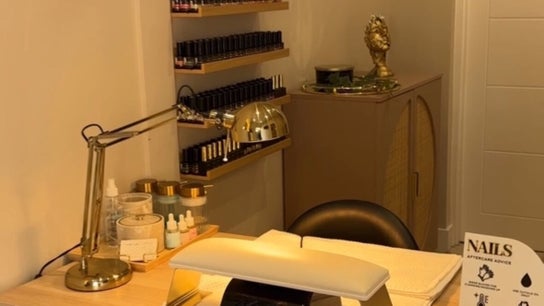 Ellie Johnston Beauty