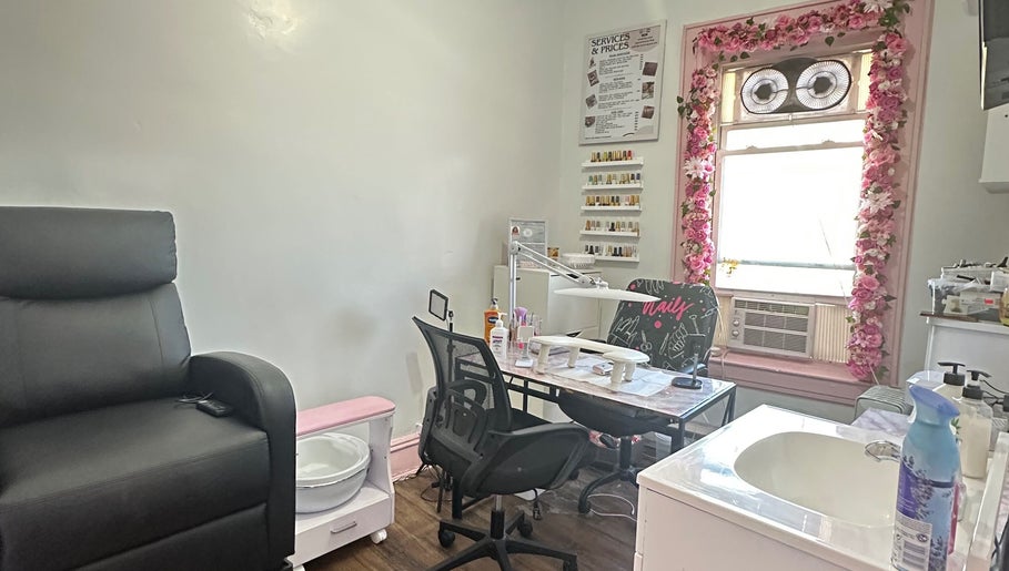 Nails by Moet image 1