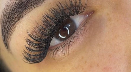 Queen Lashes