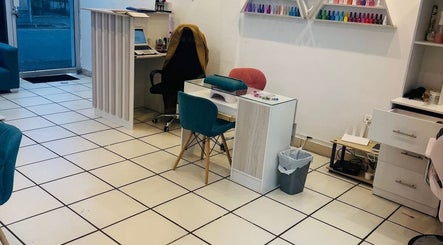 Nails Studio Desing image 2
