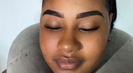 Alanys Lashes image 3