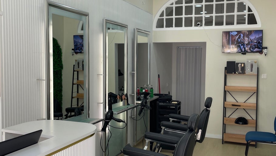 Gomez Barbershop, bild 1