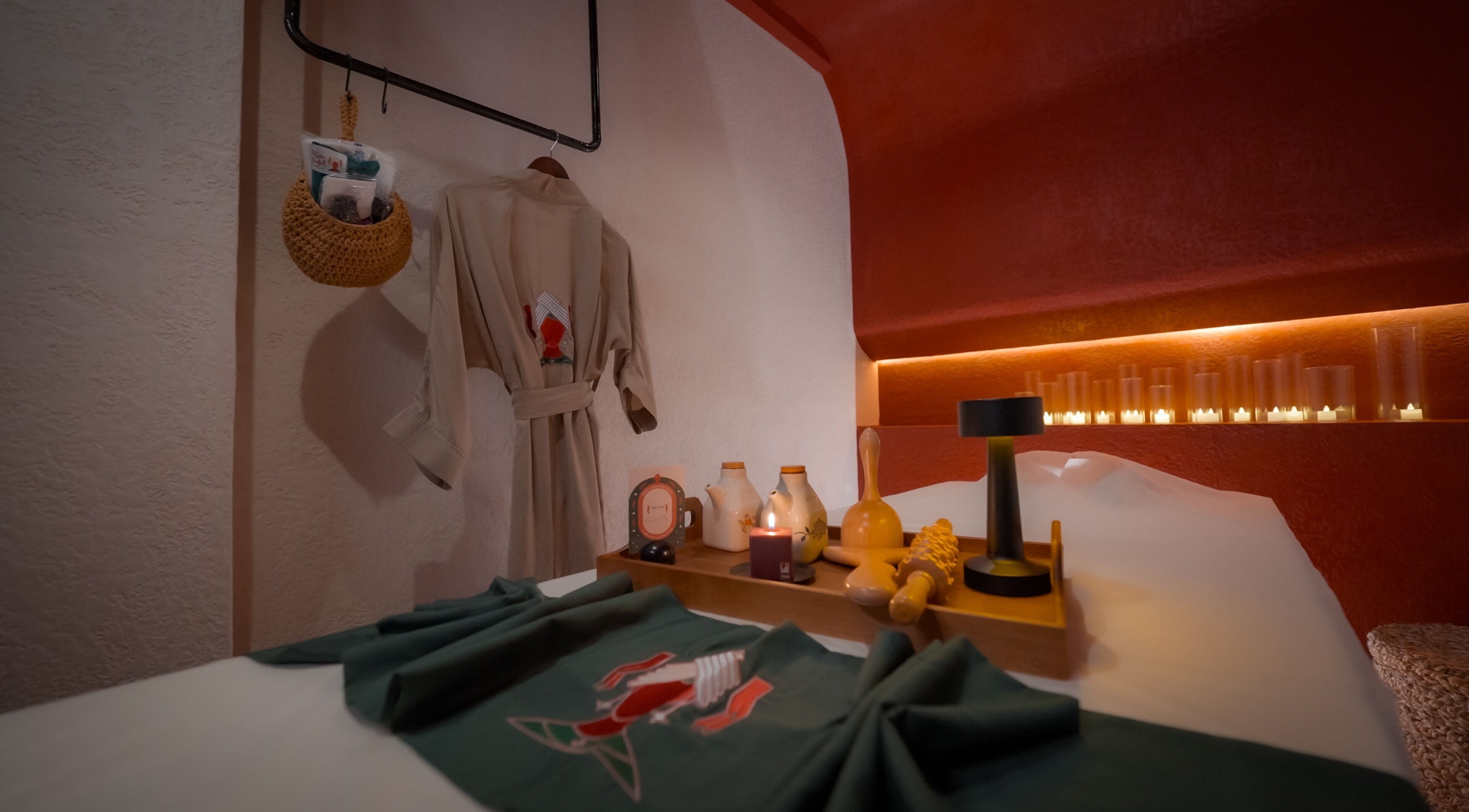 غرفة علاج حمام الهنا في الرياض، مع أجواء مريحة وديكور أنيق.