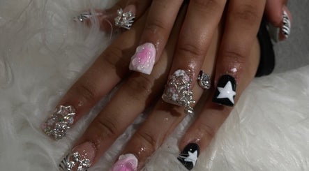 Yluxenails