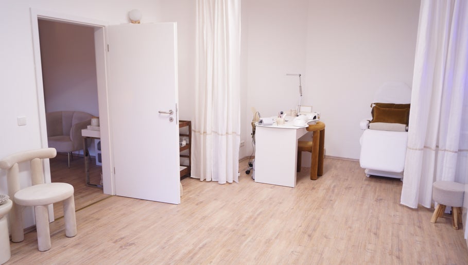 Holistic Aesthetics image 1