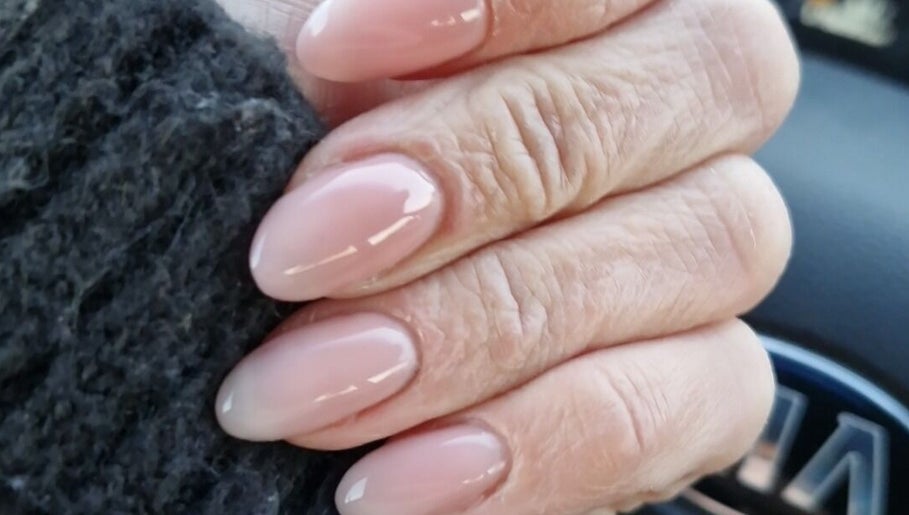 J Nails Art slika 1