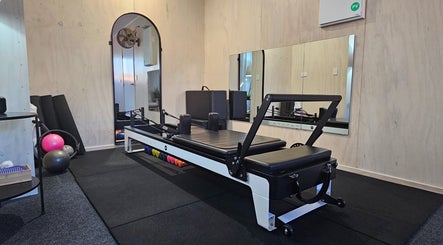 ReForme - Reformer Pilates Studio imej 2