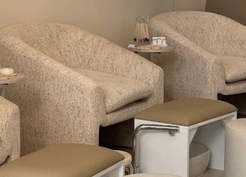 Comfortable seating at Me Salon, Riyadh, Riyadh Province, SA, offering a relaxing spa experience.