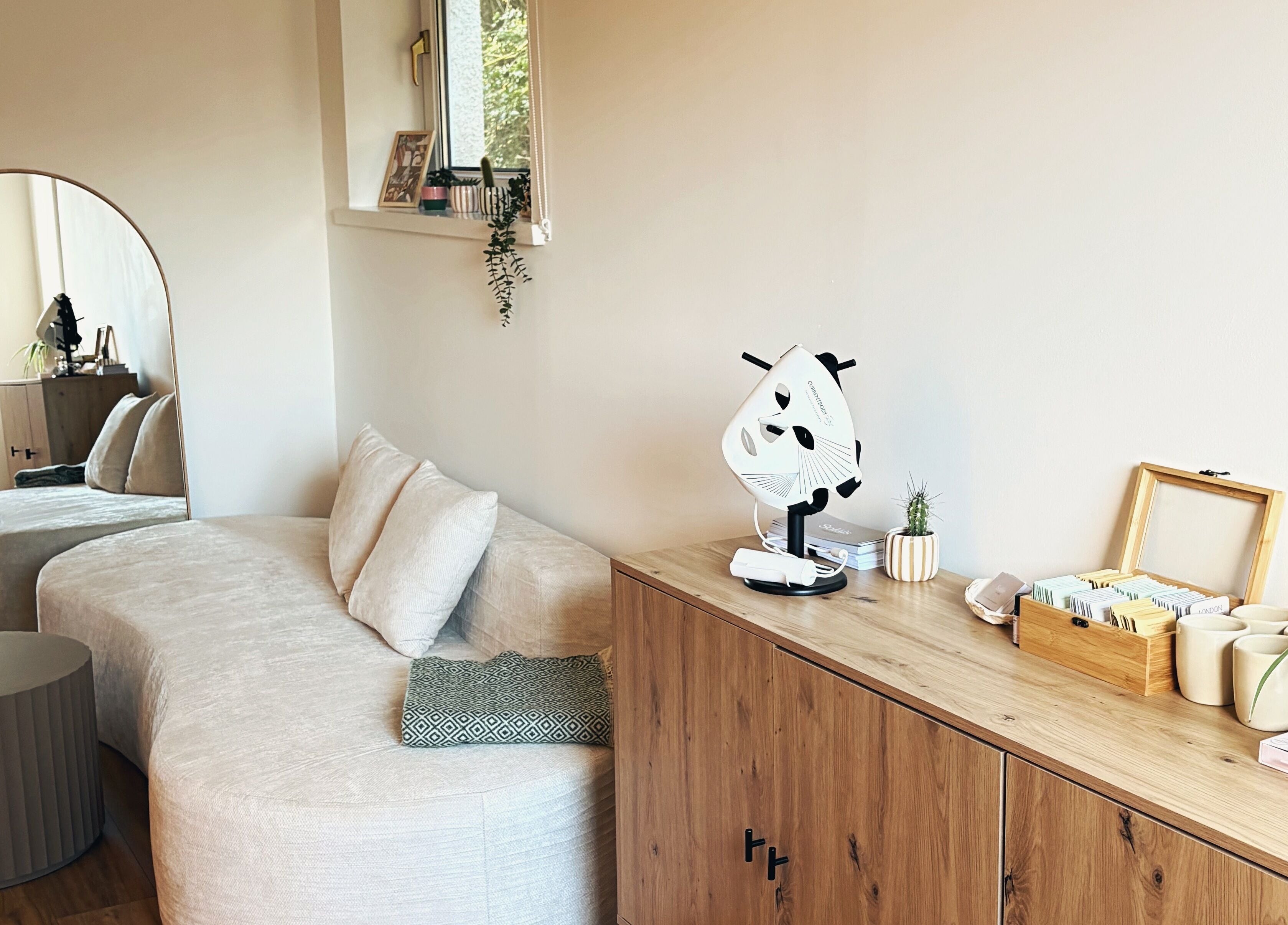 Tranquil lounge area at Solais Wellness, Dunblane, Scotland, GB with elegant decor and cozy seating.