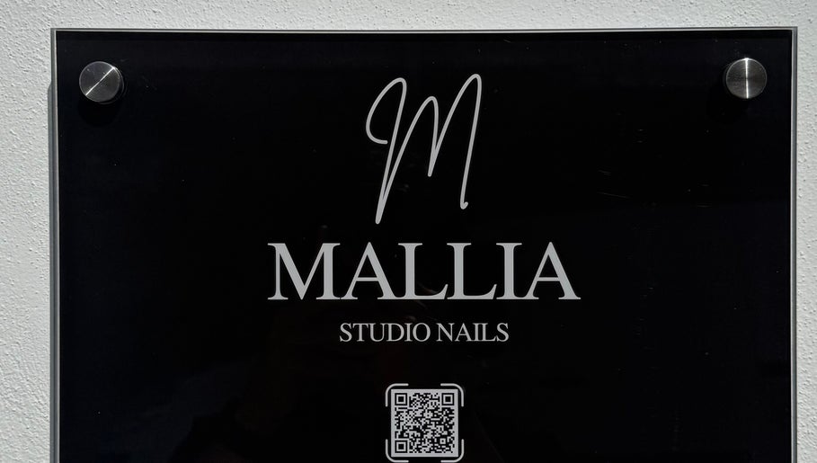 Mallia Studio Nails image 1