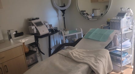Barbie's Aesthetics Medspa Inc obrázek 2