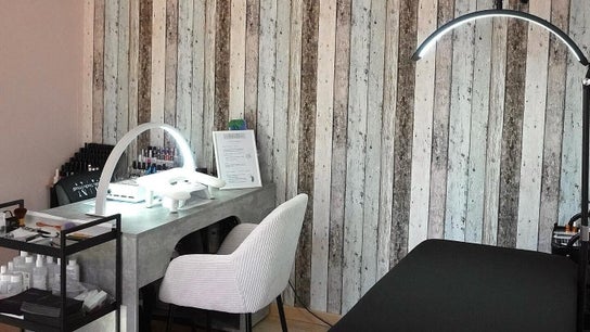 M & Nails Studio