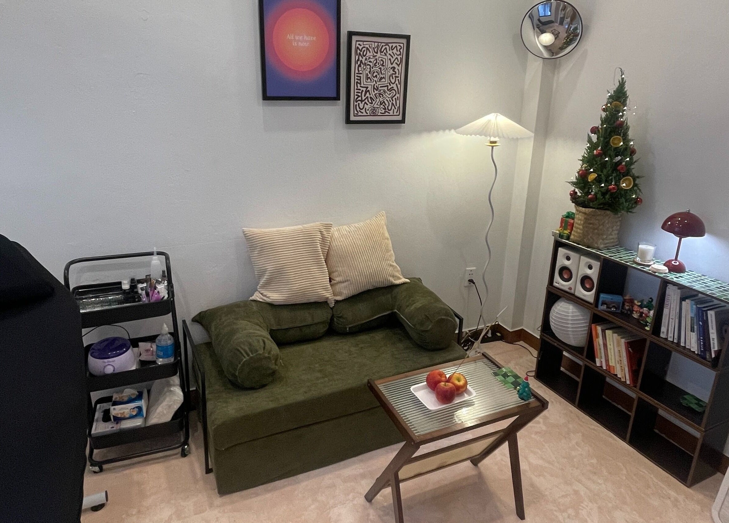 Inviting beauty corner at BrowGal, Hà Nội, Hà Nội, VN, with a plush sofa and decorative accents.