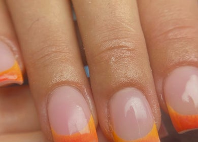 Manucure dégradé orange à Hele’nails, Port-saint-louis-du-rhône, Provence-Alpes-Côte d'Azur, FR.