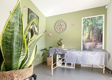 Salle de bien-être chez Susana MARQUES - Coach de Vie, à Differdange, Differdange, LU. Décor apaisant et plantes.