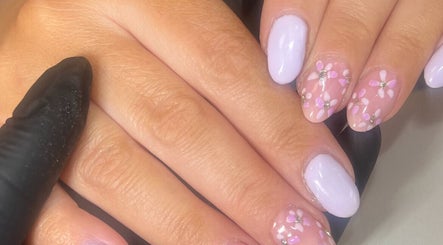 Gloss Nails obrázek 2